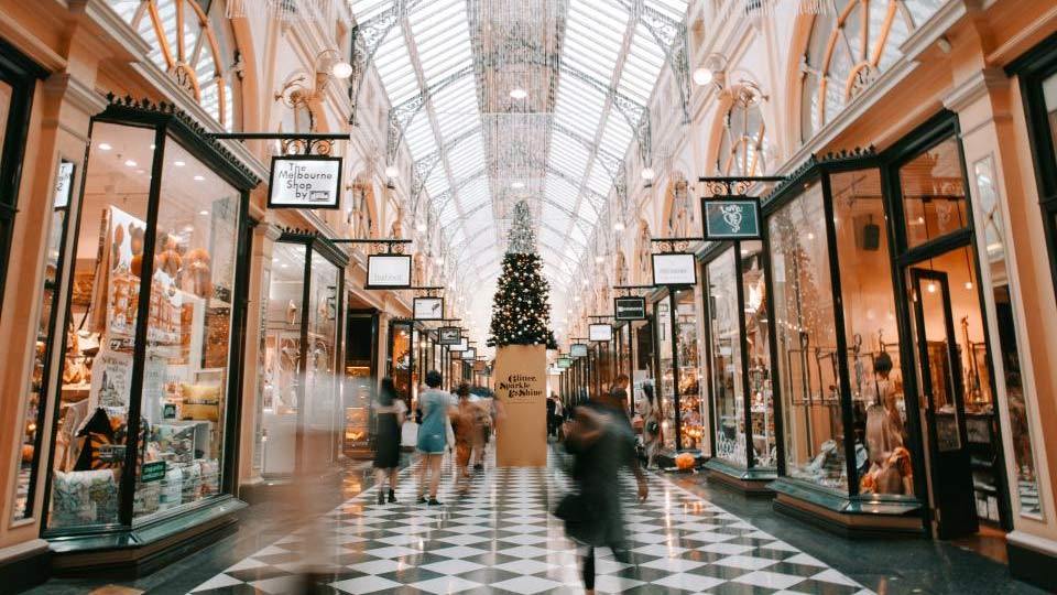 Safety Tips for Holiday Shopping - ID Stronghold